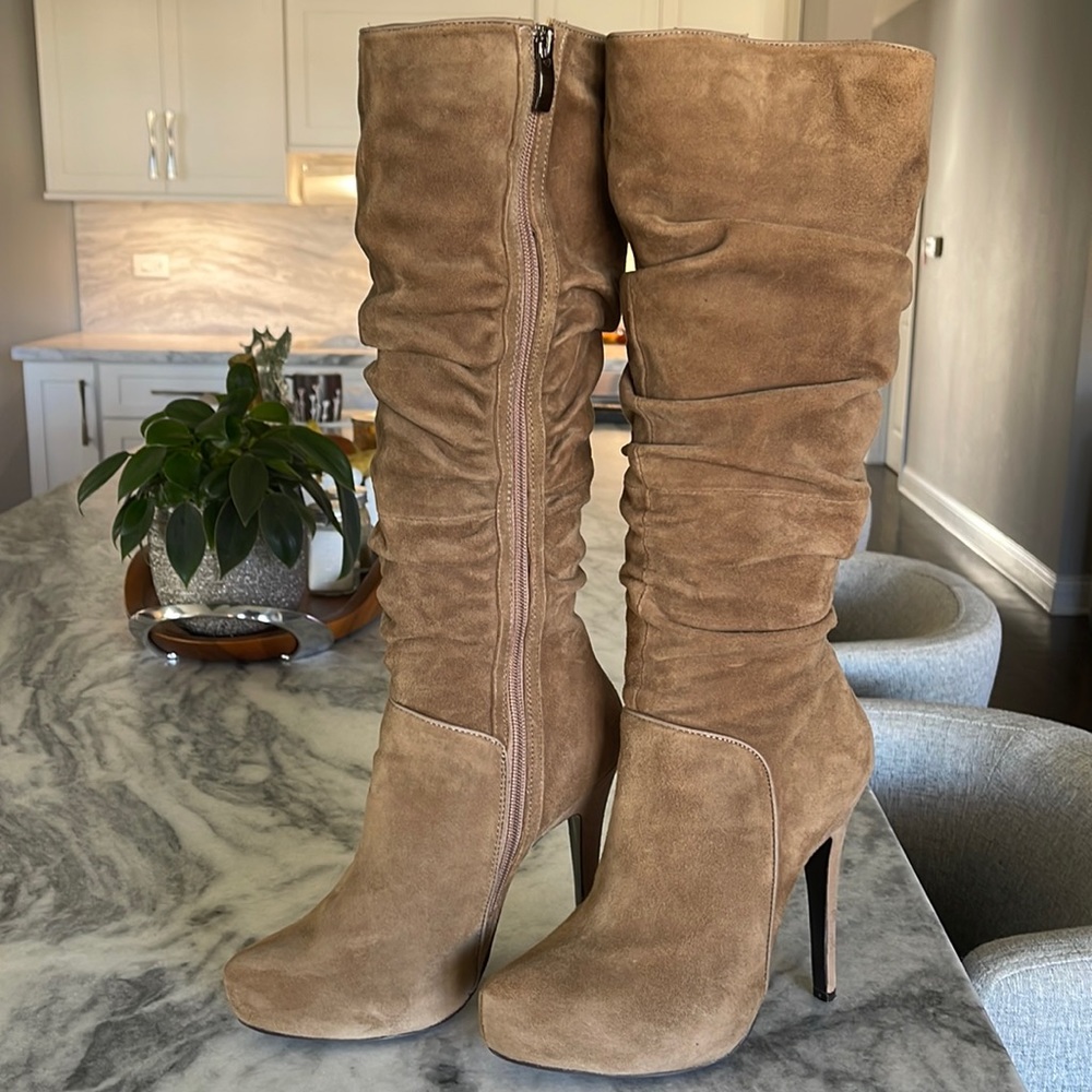 Luichiny ruched suede knee platform boots US 7